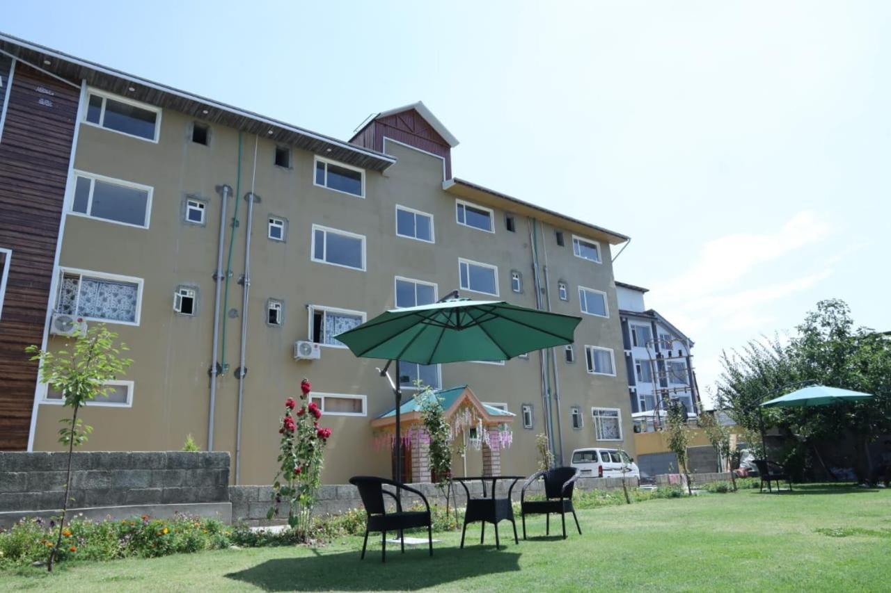 The Jamawar Hotel Srīnagar Exterior foto