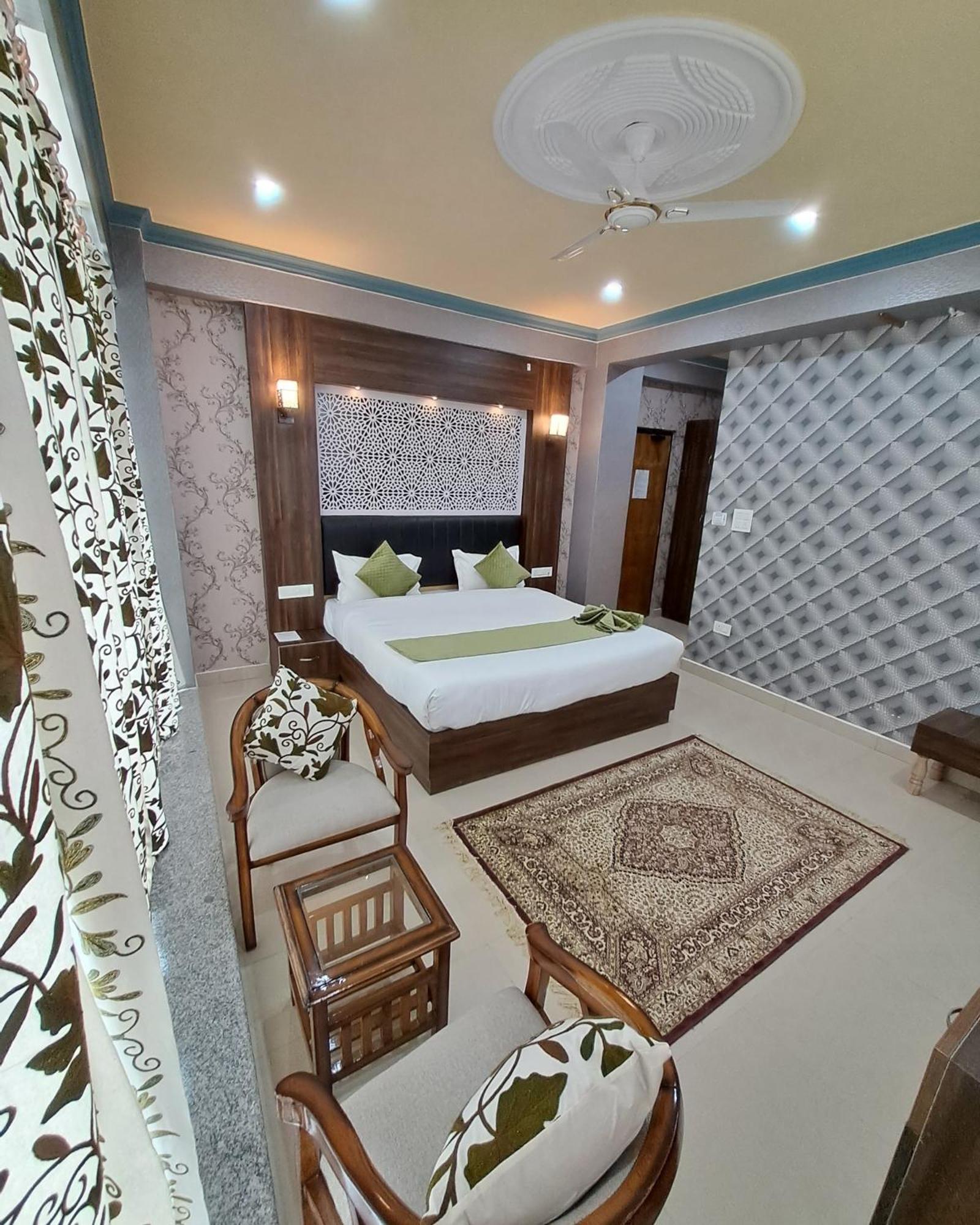 The Jamawar Hotel Srīnagar Quarto foto